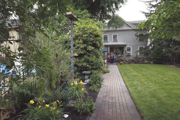 2021 06 609 Gardens